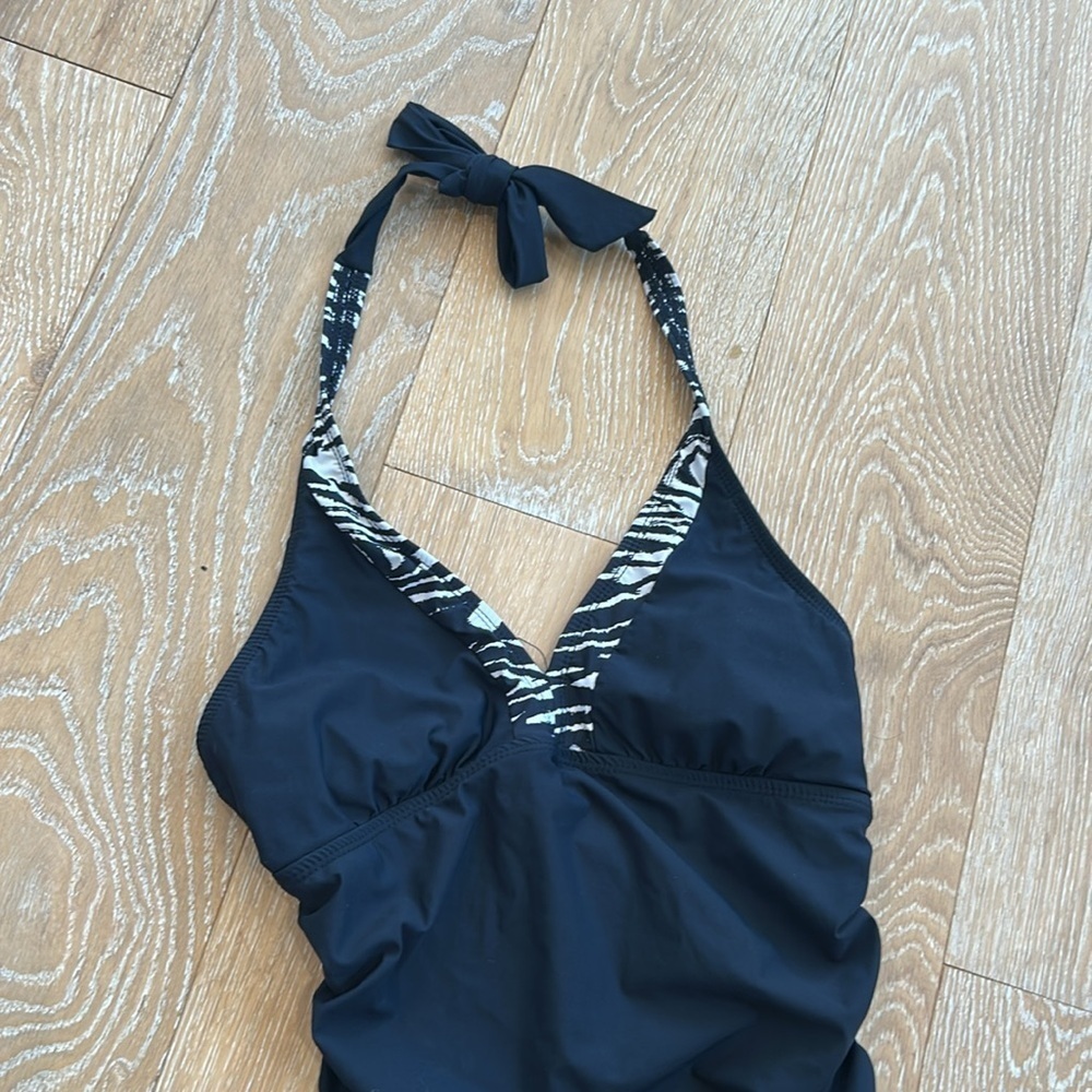 SPANX Assets by Sara Blakey Swimsuit - Picture 3 of 8